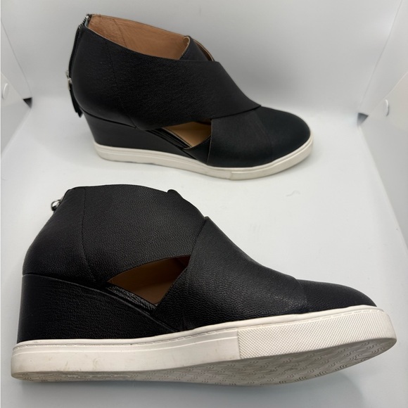 Paolo Linea black  Leather Wedge Sneakers with side cutouts sz 7.5 - Picture 4 of 8